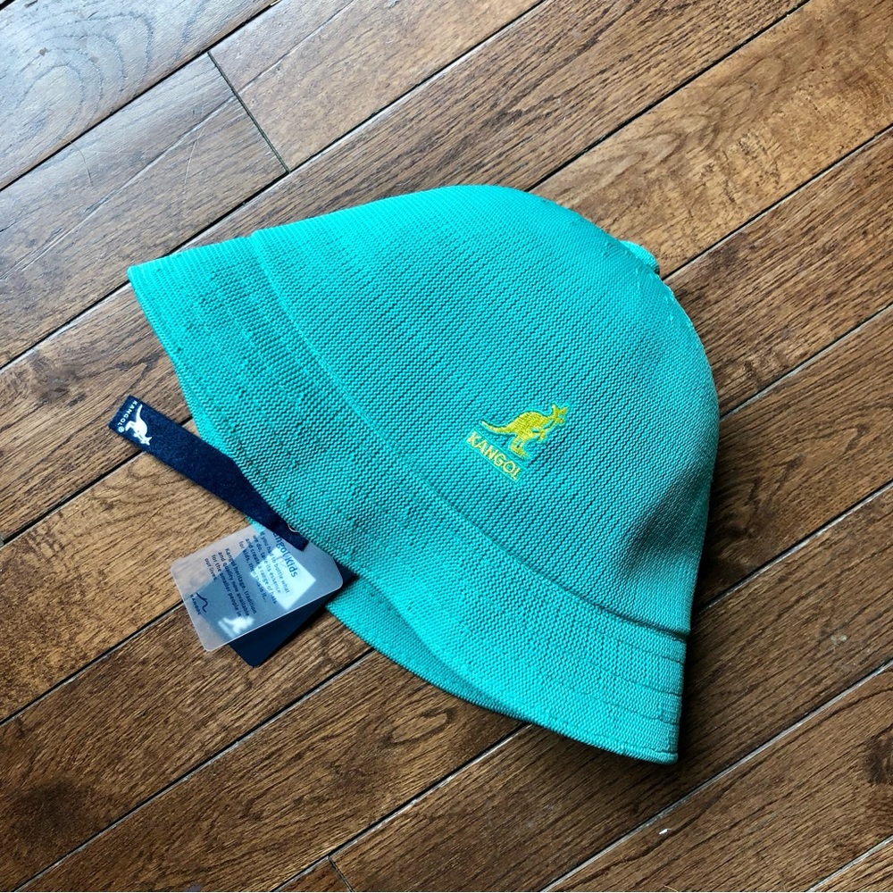 NWT Kids Small Kangol Tropic Casual